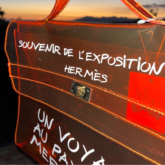 Hermรจs: Vinyl Kelly Souvenir De L'Exposition PVC Beach Tote Bag - Picture 15 of 17